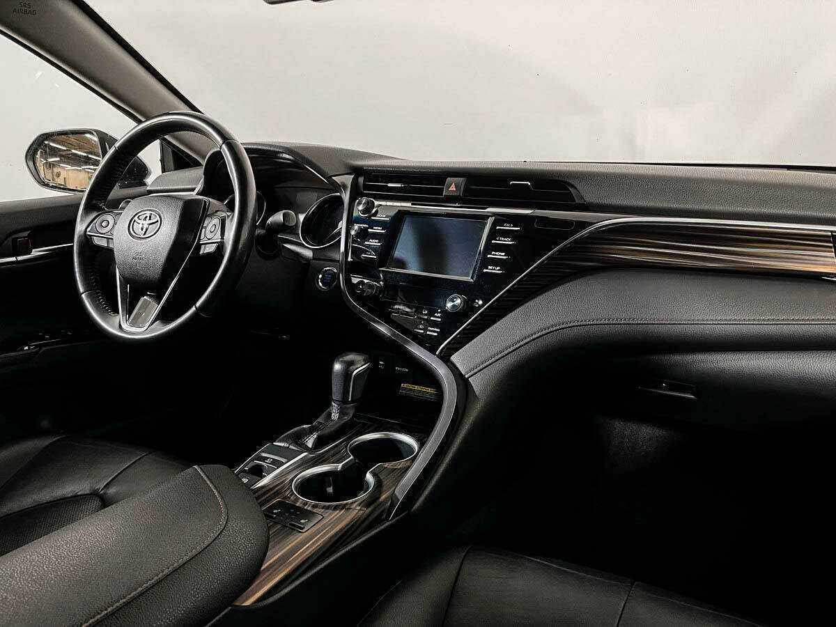 Toyota Camry с пробегом — 2020 год. Фото: #5