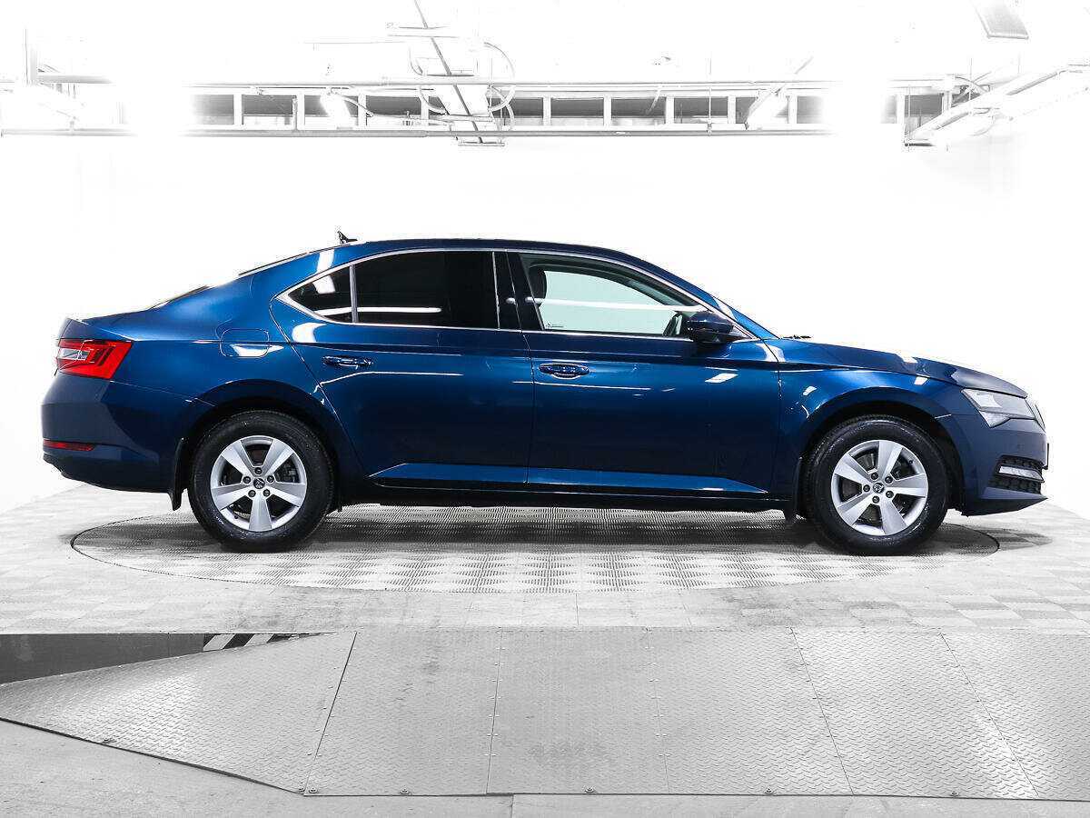 Skoda Superb с пробегом — 2021 год. Фото: #3