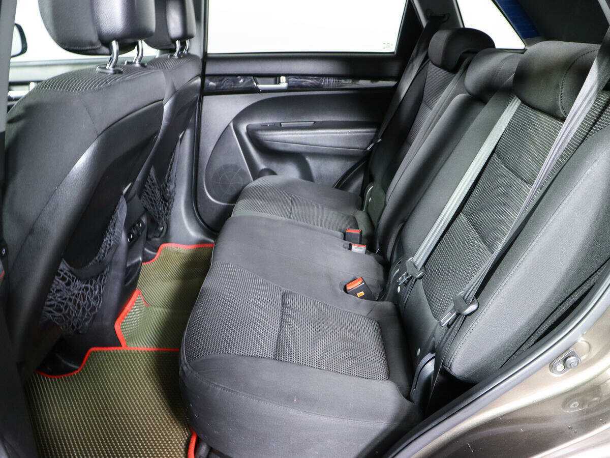 Kia Sorento с пробегом — 2015 год. Фото: #9