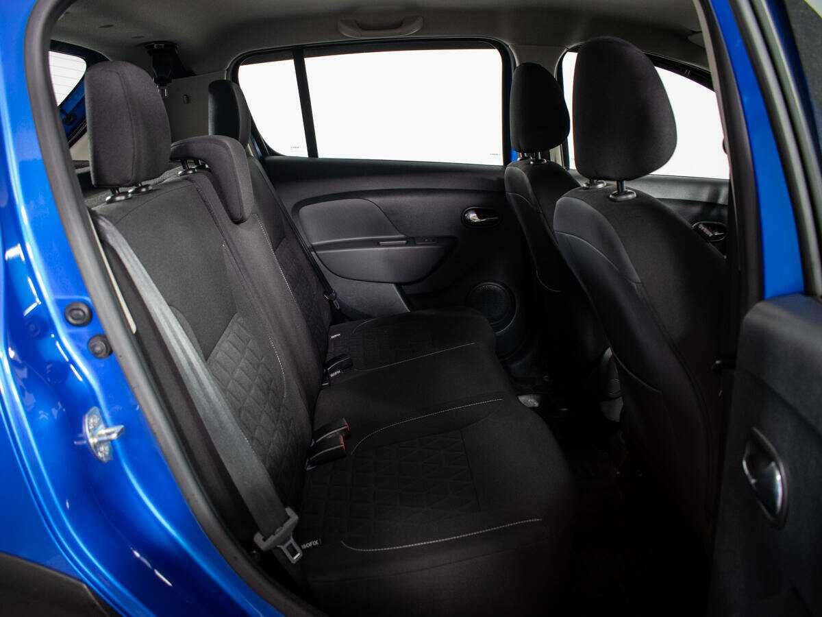 Renault Sandero с пробегом — 2017 год. Фото: #9