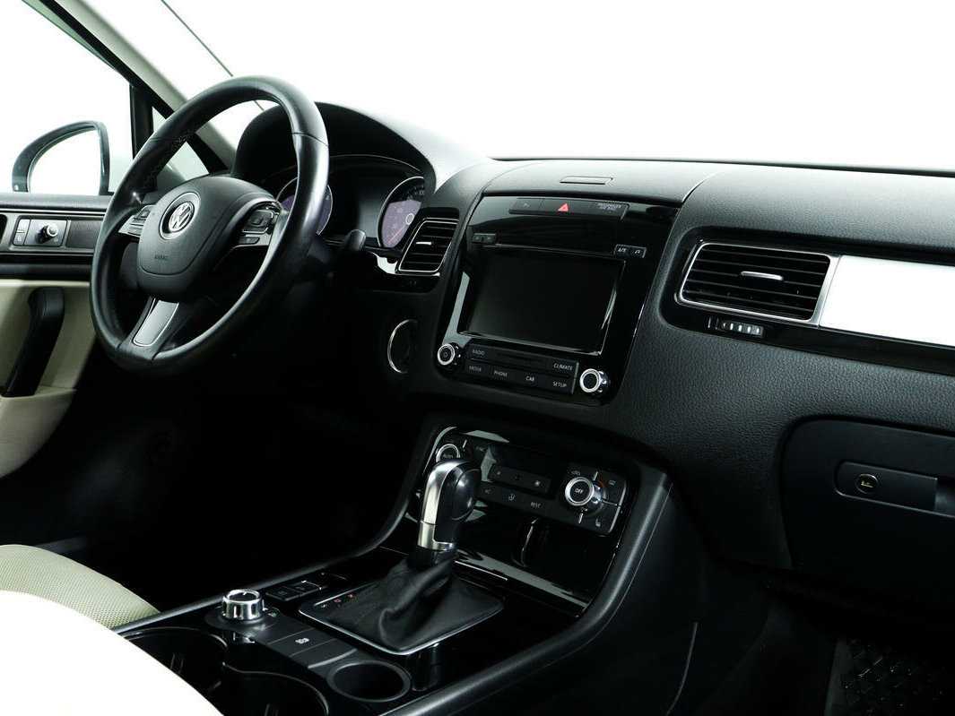 Volkswagen Touareg с пробегом — 2012 год. Фото: #8