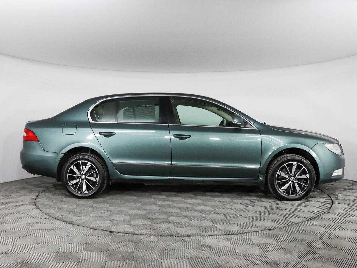 Skoda Superb с пробегом — 2012 год. Фото: #3