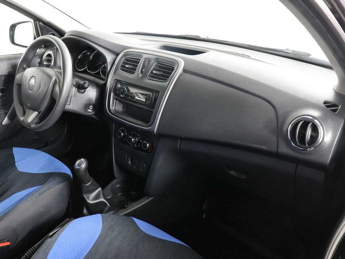 Renault Logan с пробегом — 2016 год. Фото: #9