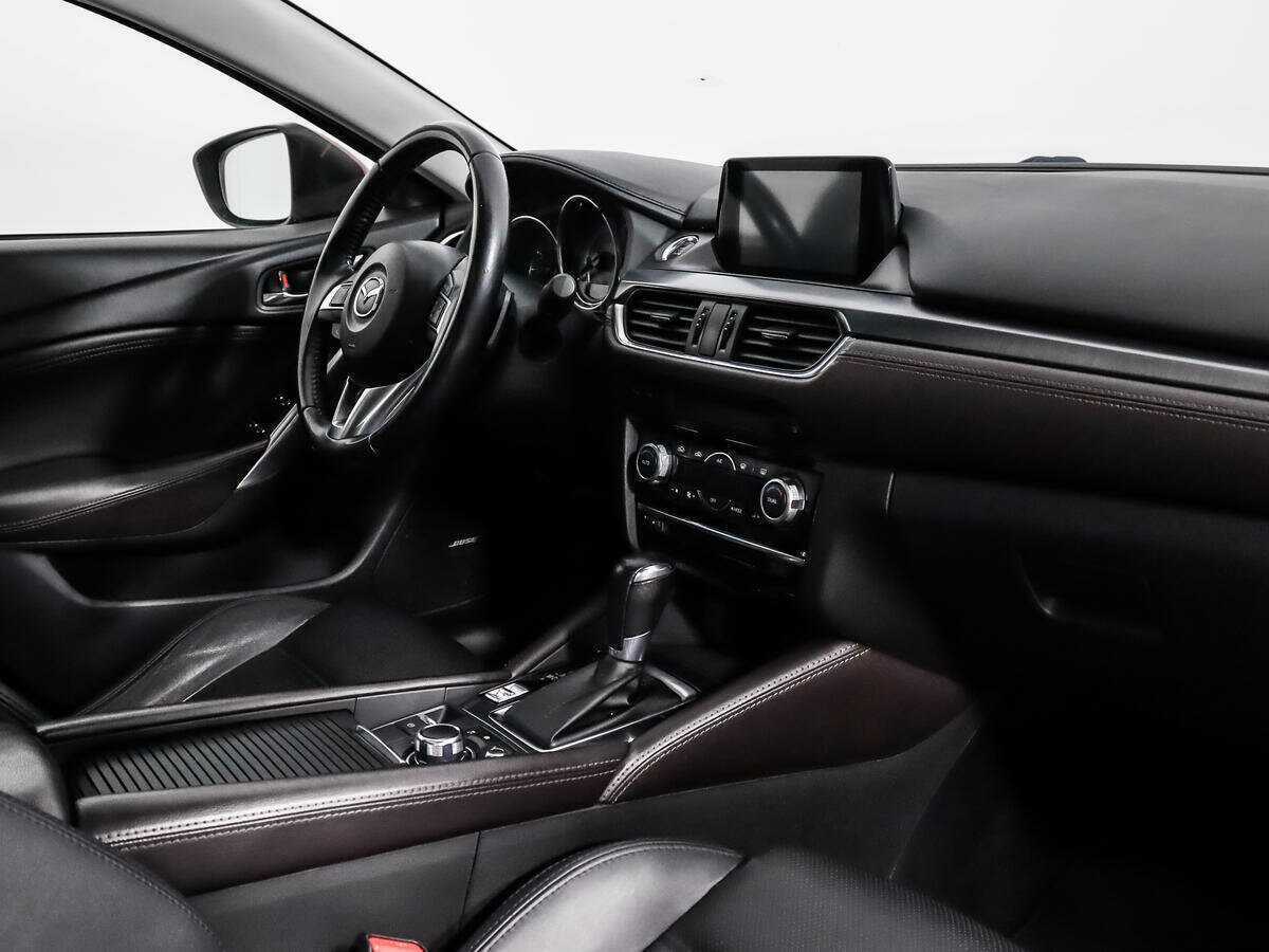 Mazda 6 с пробегом — 2015 год. Фото: #15