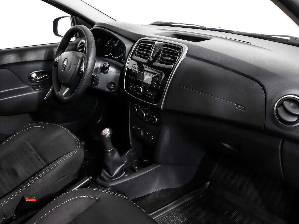 Renault Logan с пробегом — 2014 год. Фото: #10