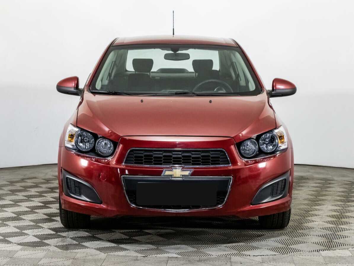 Chevrolet Aveo с пробегом — 2015 год. Фото: #1