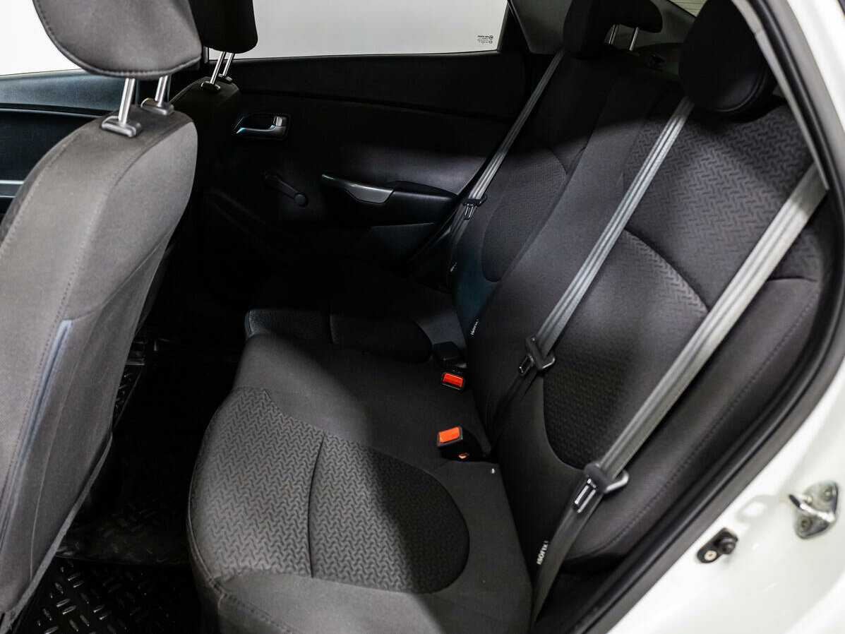 Kia Rio с пробегом — 2014 год. Фото: #9