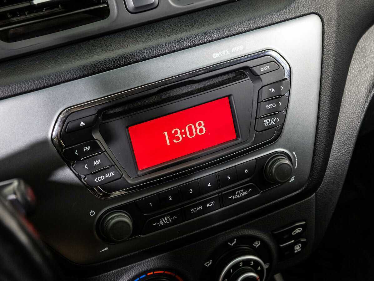 Kia Rio с пробегом — 2014 год. Фото: #15