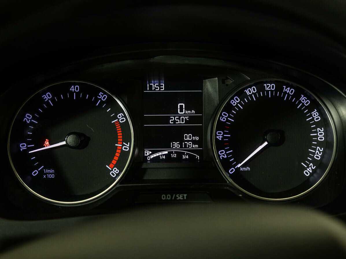 Skoda Rapid с пробегом — 2016 год. Фото: #9