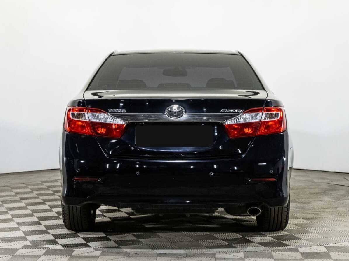 Toyota Camry с пробегом — 2014 год. Фото: #4