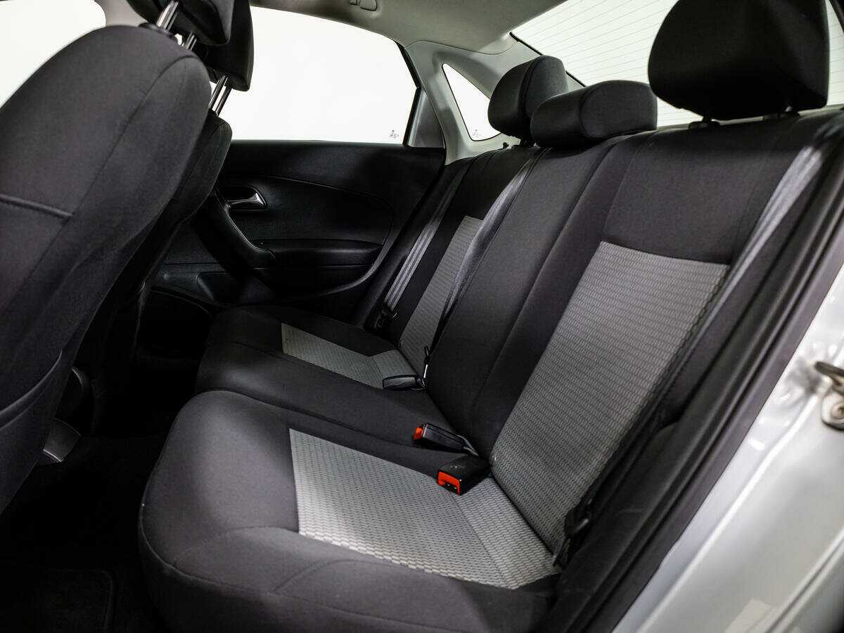 Volkswagen Polo с пробегом — 2014 год. Фото: #9