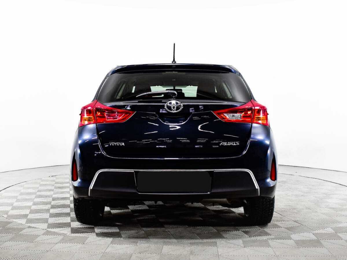 Toyota Auris с пробегом — 2013 год. Фото: #5