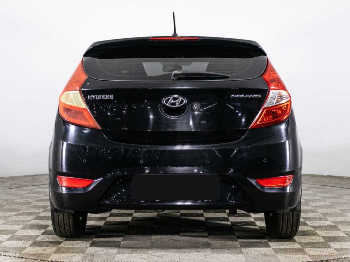 Hyundai Solaris с пробегом — 2012 год. Фото: #5