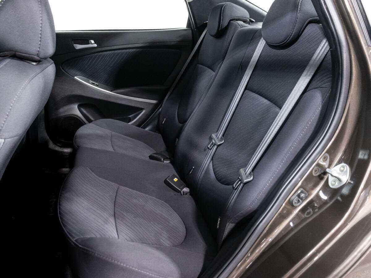 Hyundai Solaris с пробегом — 2016 год. Фото: #9