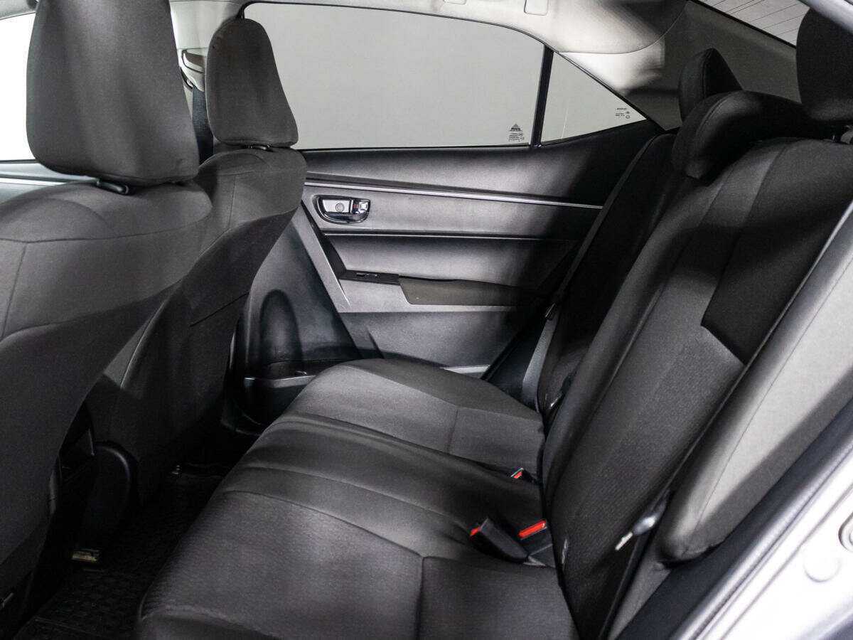 Toyota Corolla с пробегом — 2015 год. Фото: #9