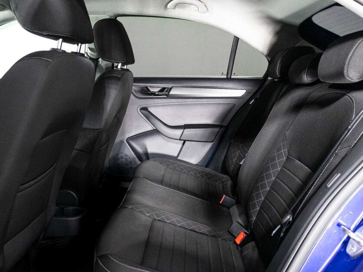 Skoda Rapid с пробегом — 2017 год. Фото: #9