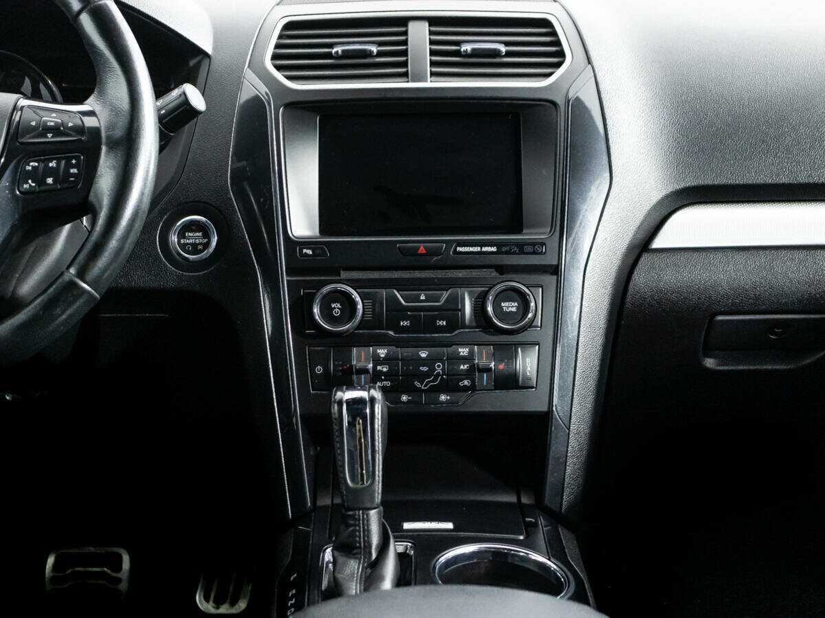 Ford Explorer с пробегом — 2017 год. Фото: #13