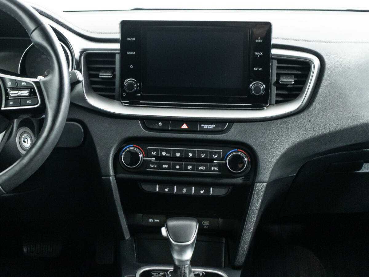 Kia Ceed с пробегом — 2023 год. Фото: #13