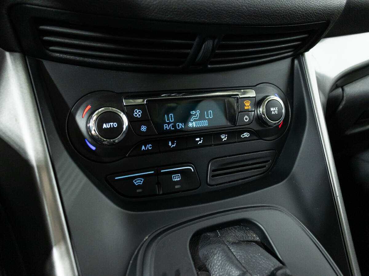 Ford Kuga с пробегом — 2016 год. Фото: #15