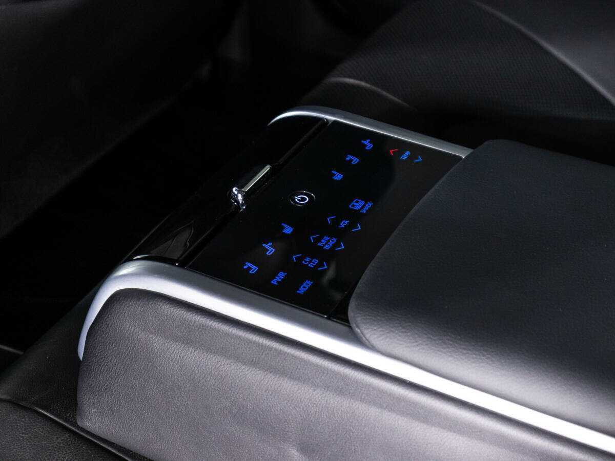 Toyota Camry с пробегом — 2018 год. Фото: #20