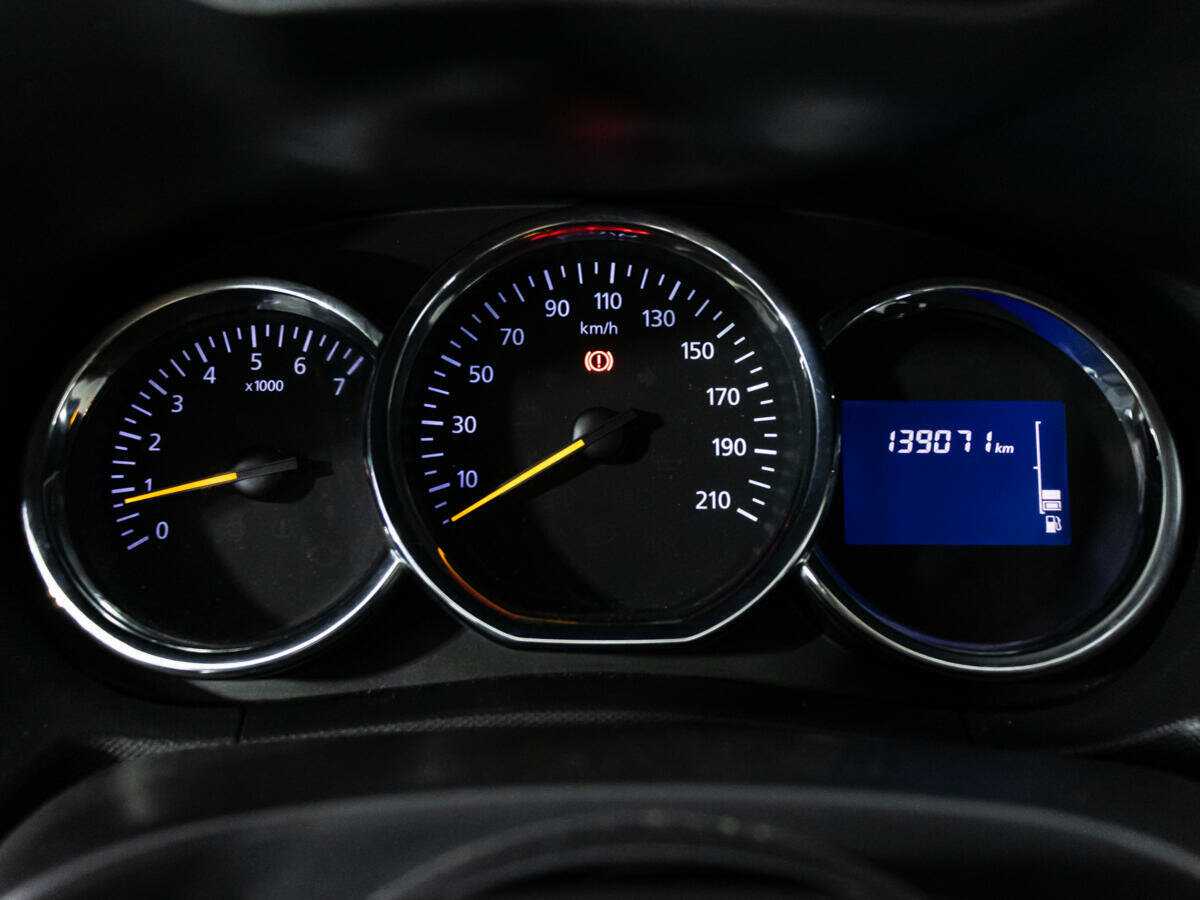 Renault Duster с пробегом — 2016 год. Фото: #11