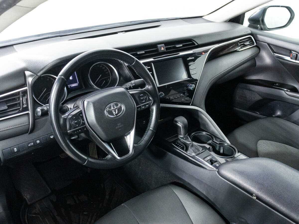 Toyota Camry с пробегом — 2019 год. Фото: #10