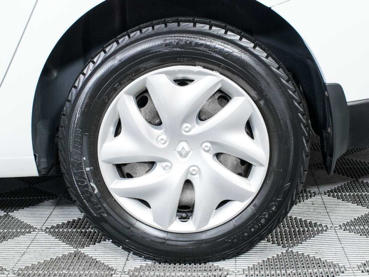 Renault Fluence с пробегом — 2013 год. Фото: #13