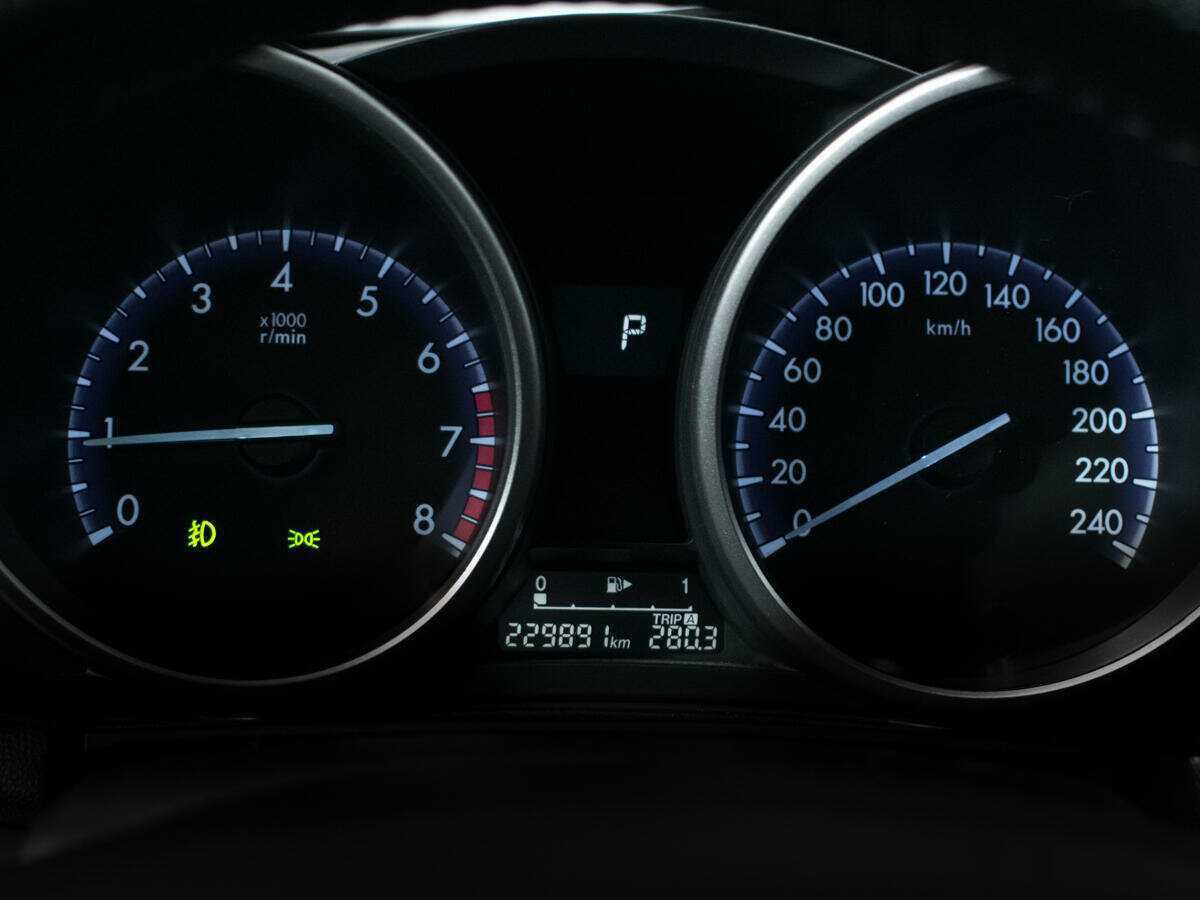 Mazda 3 с пробегом — 2012 год. Фото: #10