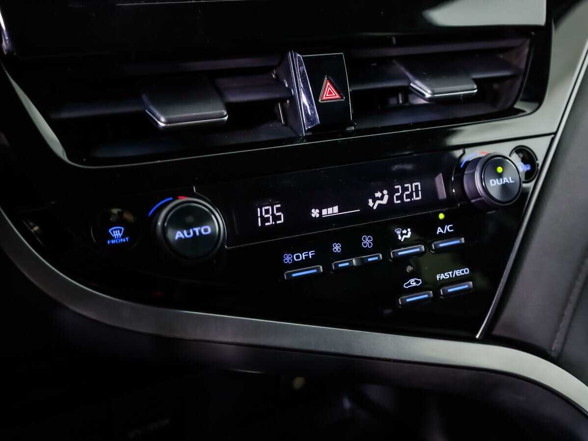 Toyota Camry с пробегом — 2021 год. Фото: #13