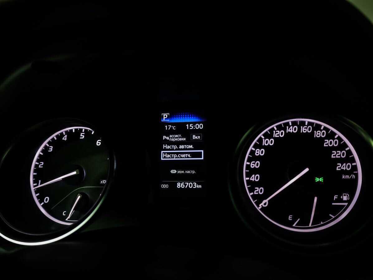 Toyota Camry с пробегом — 2021 год. Фото: #17
