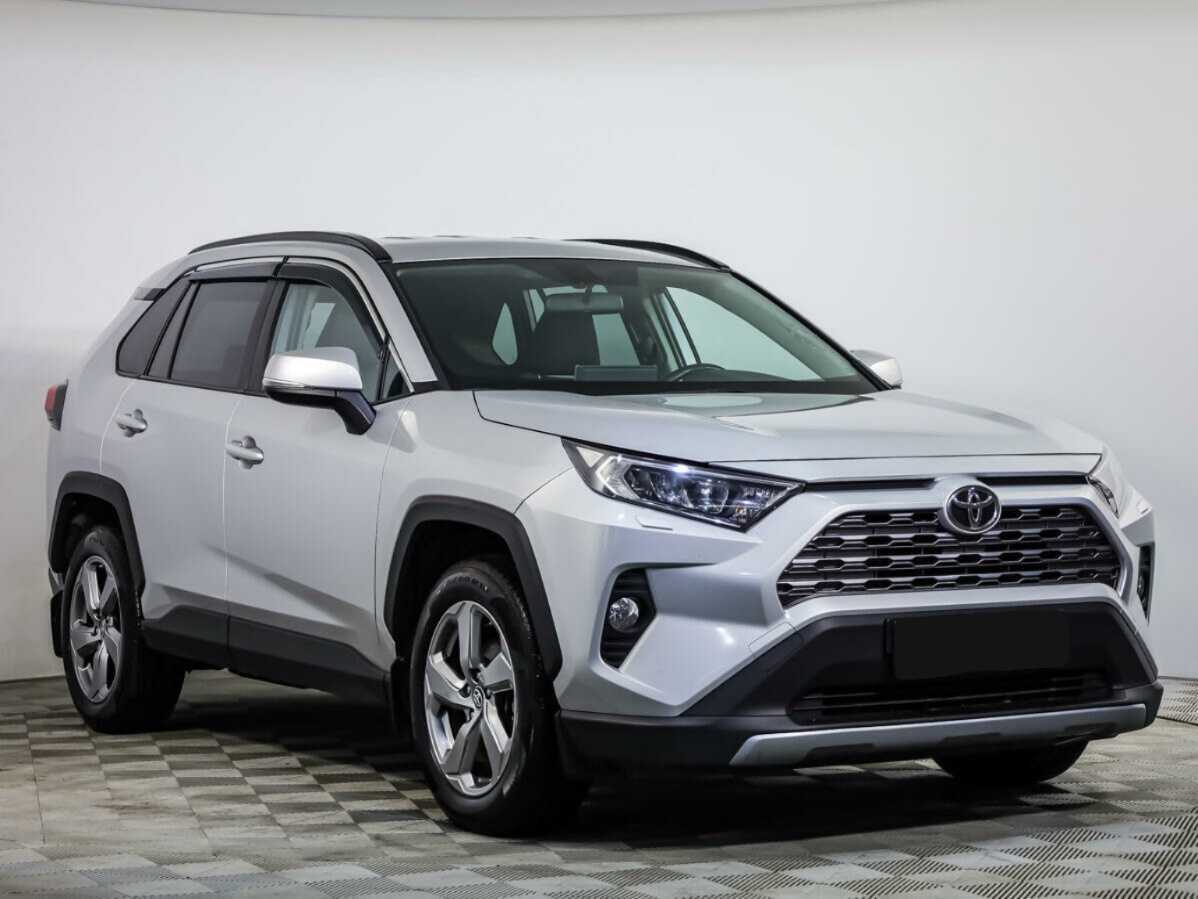 Toyota RAV4 с пробегом — 2020 год. Фото: #1