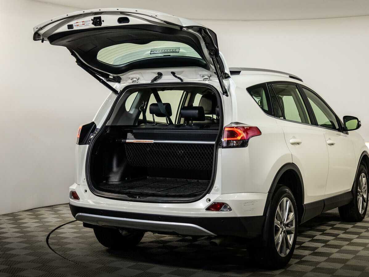 Toyota RAV4 с пробегом — 2015 год. Фото: #25