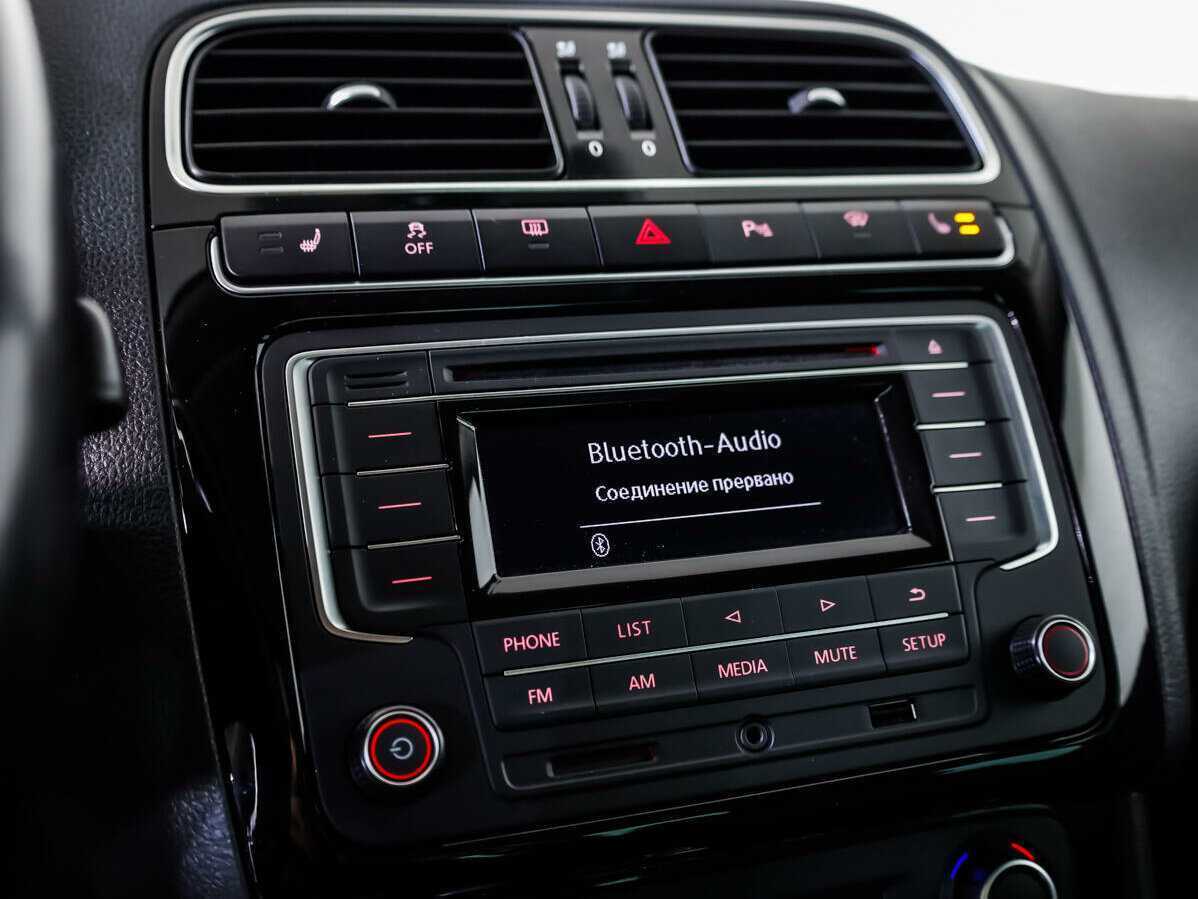 Volkswagen Polo с пробегом — 2017 год. Фото: #12