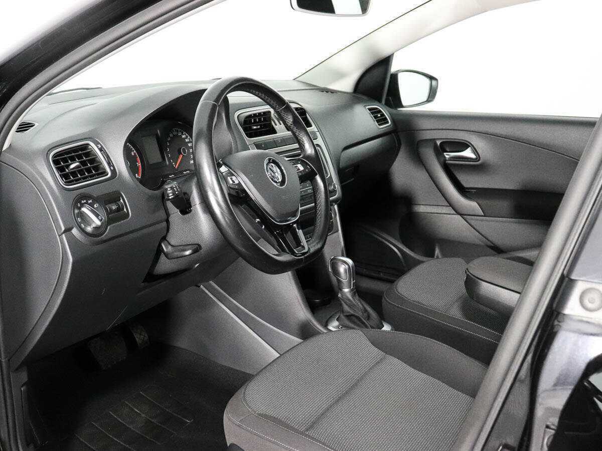 Volkswagen Polo с пробегом — 2017 год. Фото: #9