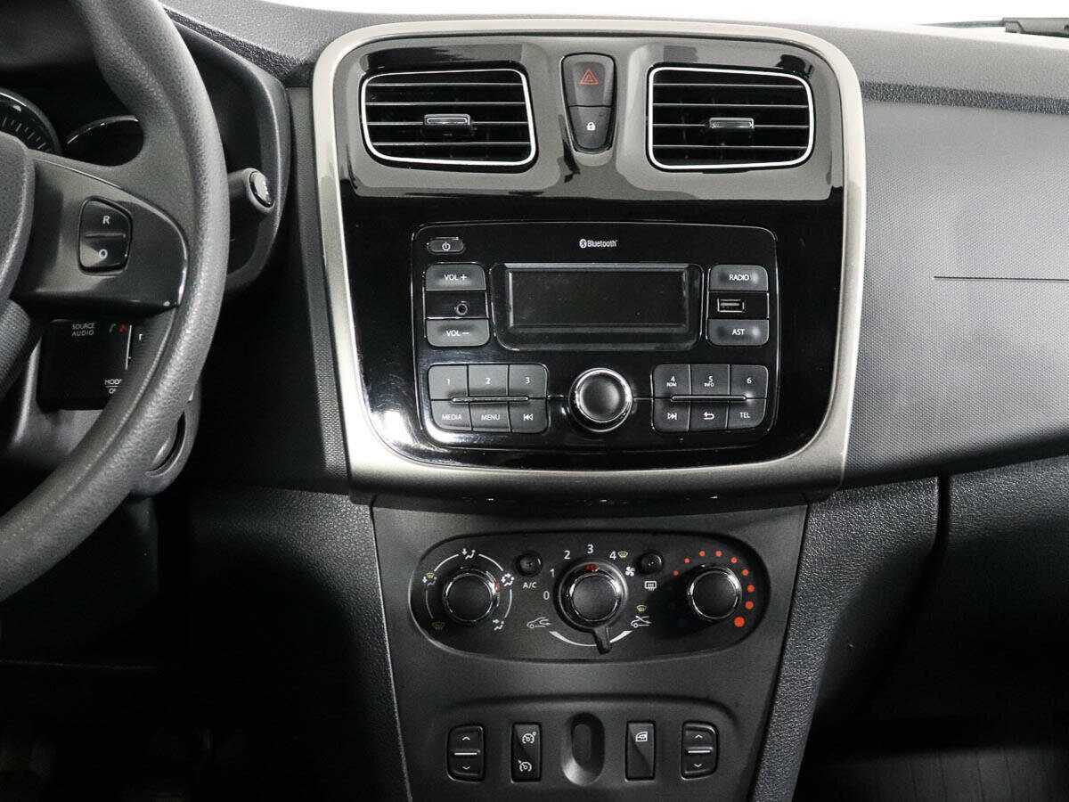 Renault Logan с пробегом — 2018 год. Фото: #11