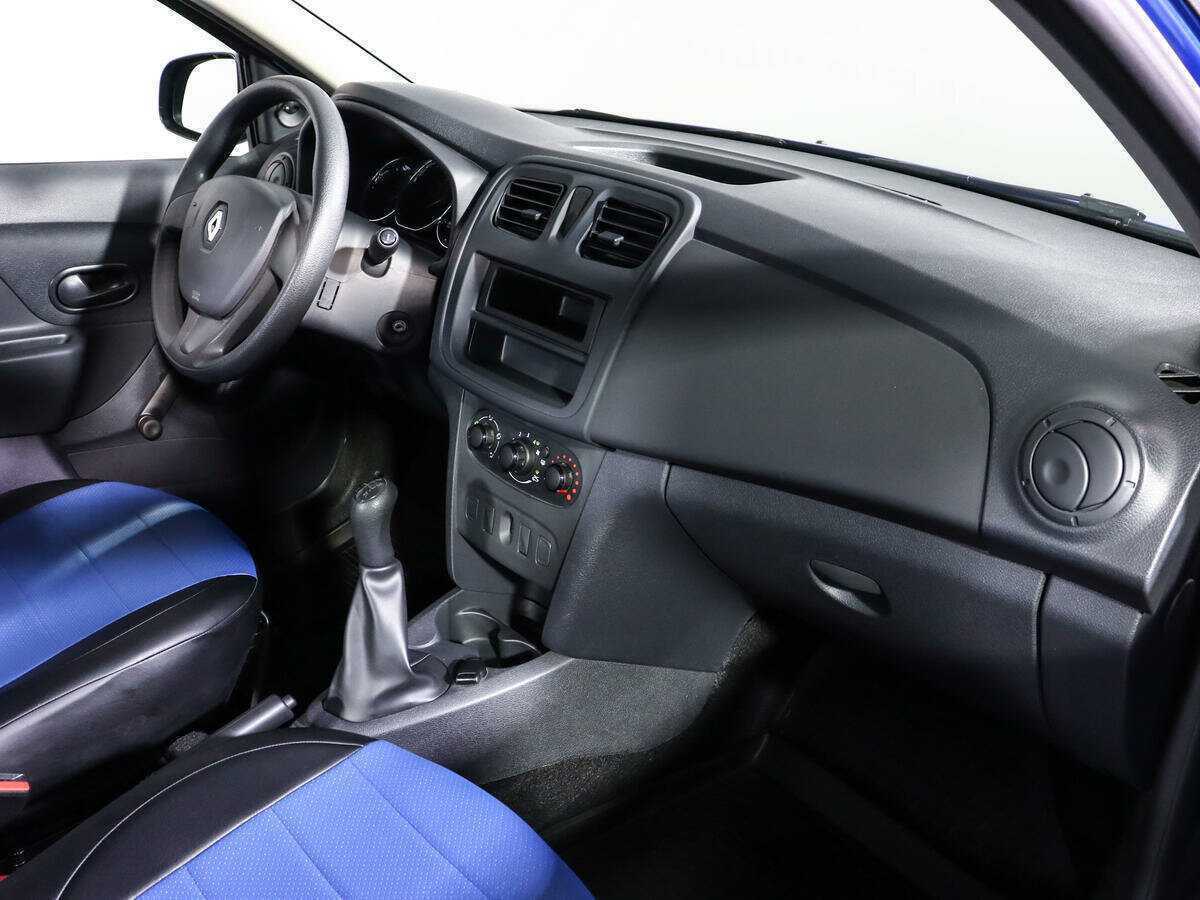 Renault Logan с пробегом — 2018 год. Фото: #9