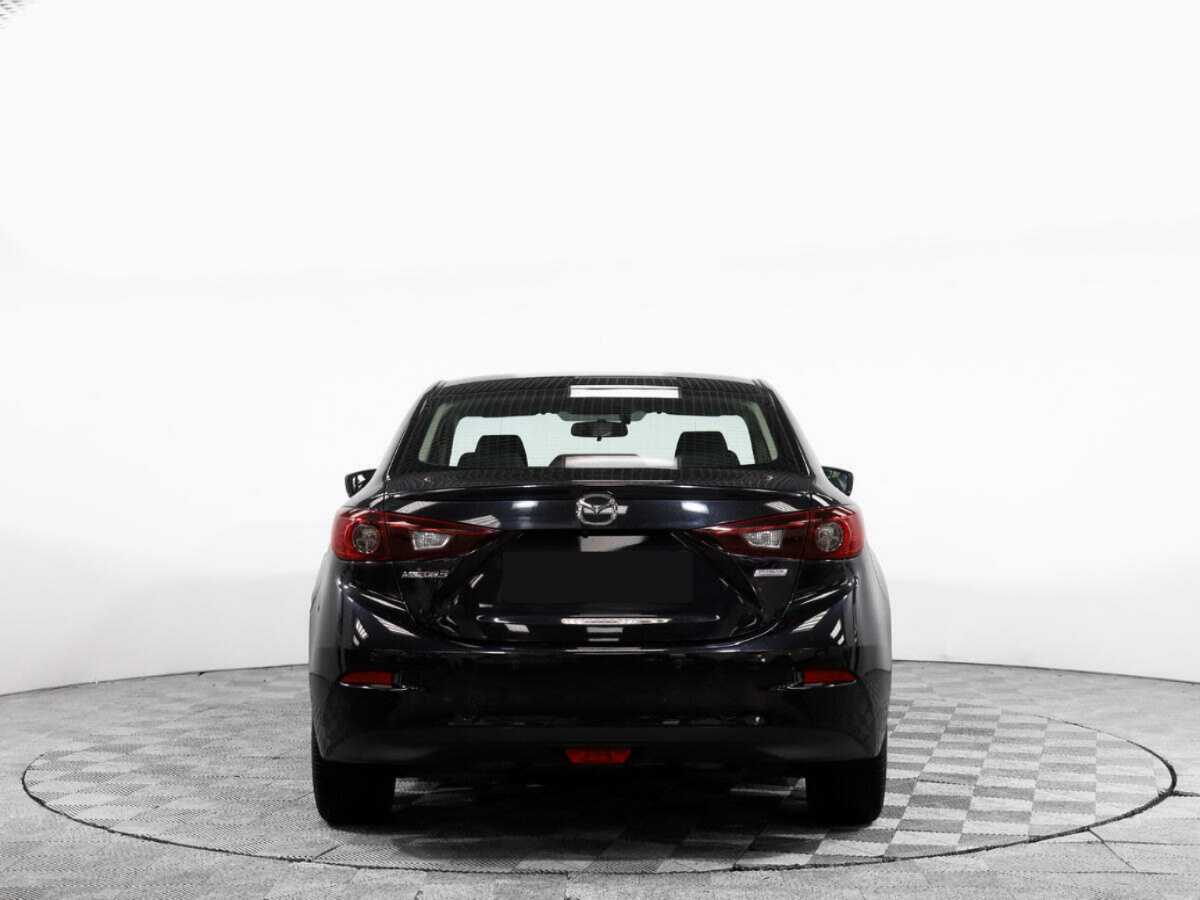Mazda 3 с пробегом — 2017 год. Фото: #4
