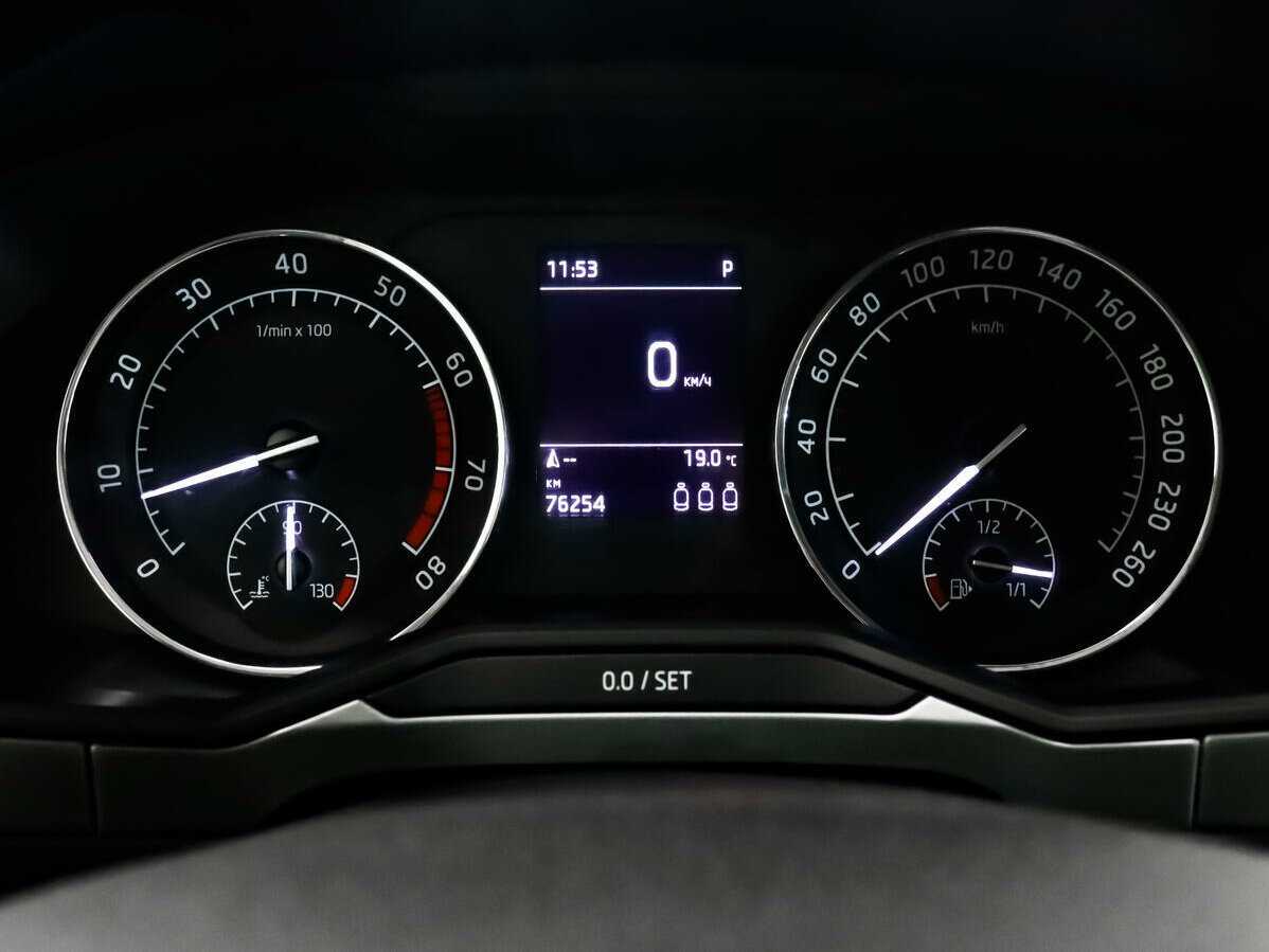 Skoda Superb с пробегом — 2017 год. Фото: #7