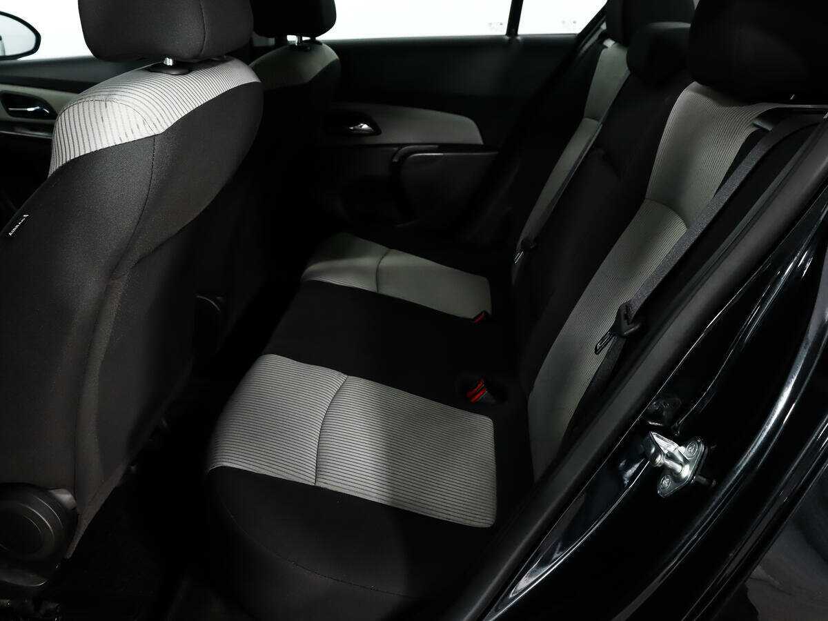 Chevrolet Cruze с пробегом — 2013 год. Фото: #6