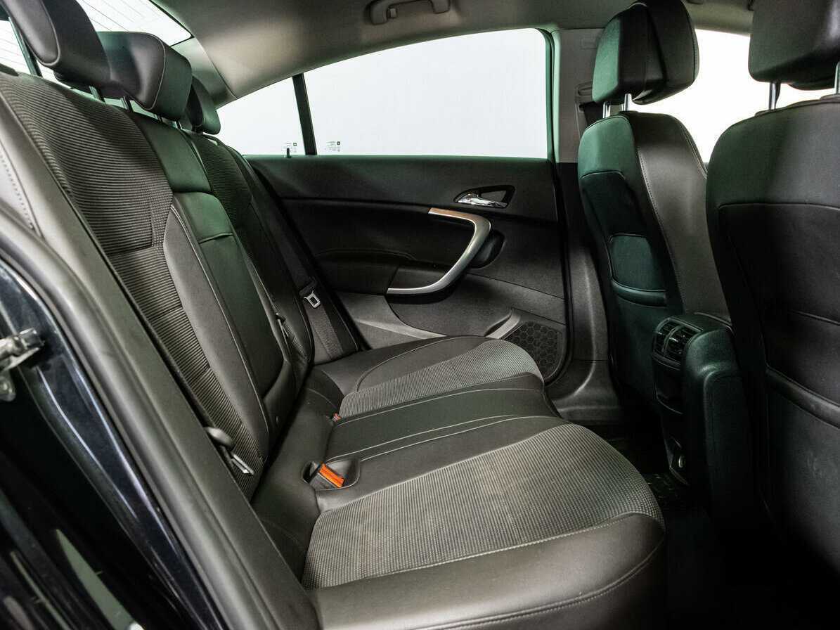 Opel Insignia с пробегом — 2013 год. Фото: #10