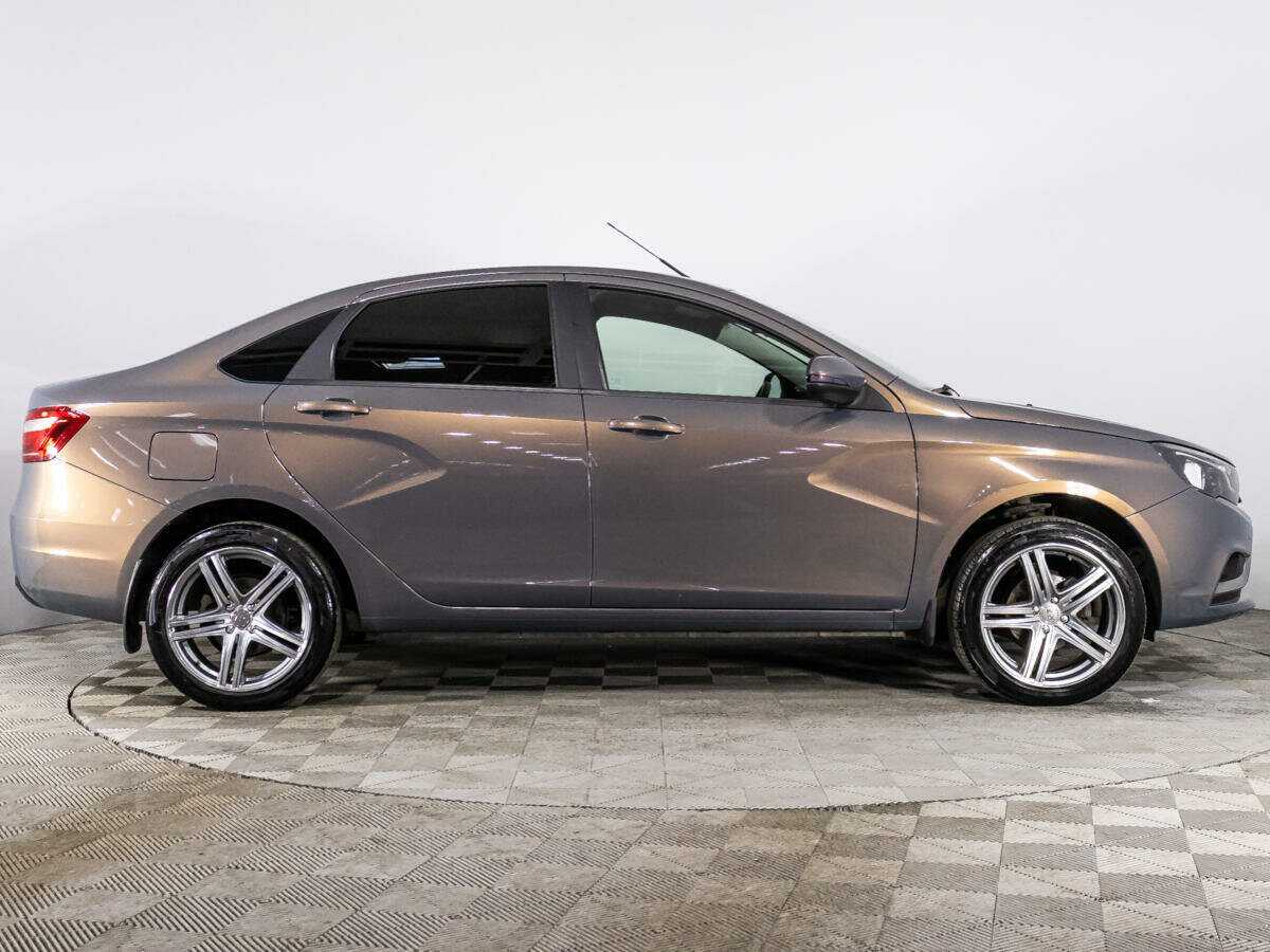 Lada (ВАЗ) Vesta с пробегом — 2020 год. Фото: #3