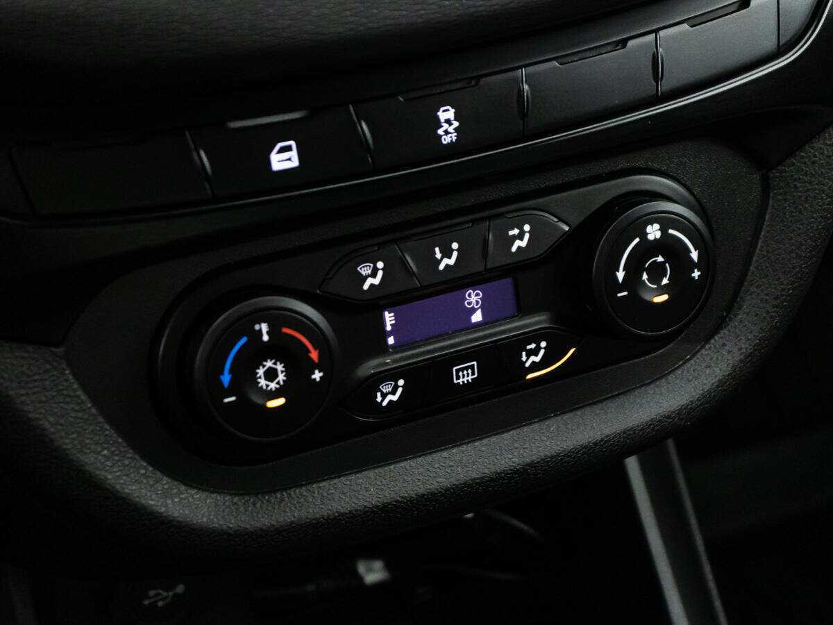 Lada (ВАЗ) Vesta с пробегом — 2020 год. Фото: #15