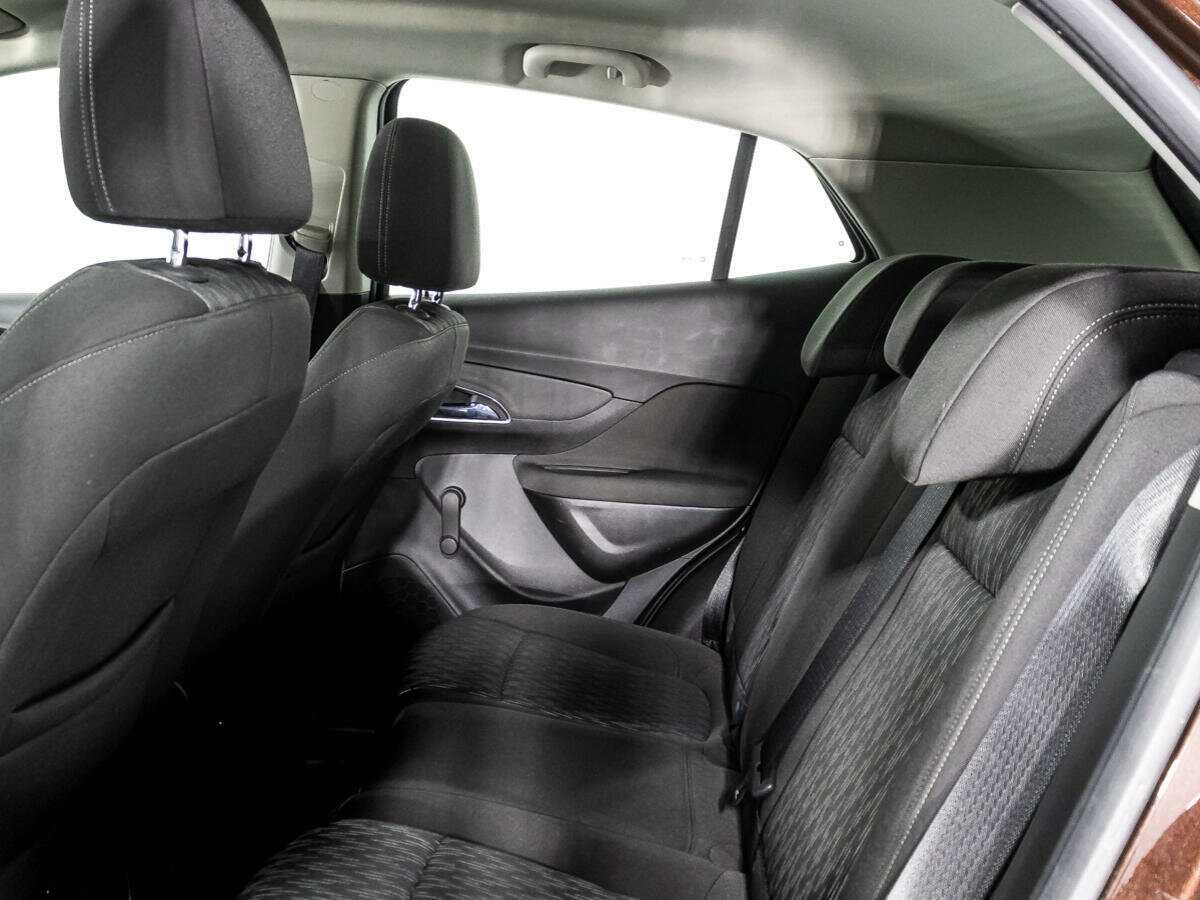 Opel Mokka с пробегом — 2013 год. Фото: #9