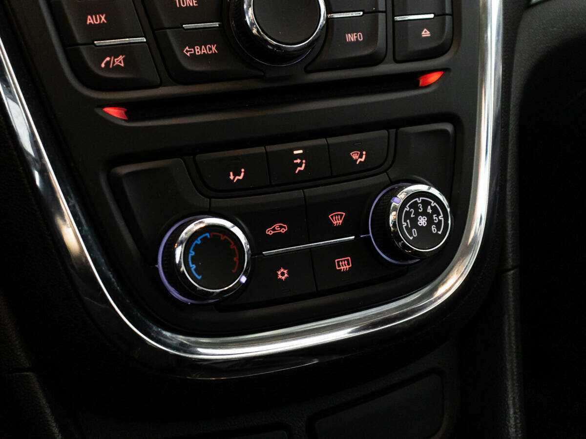 Opel Mokka с пробегом — 2013 год. Фото: #14