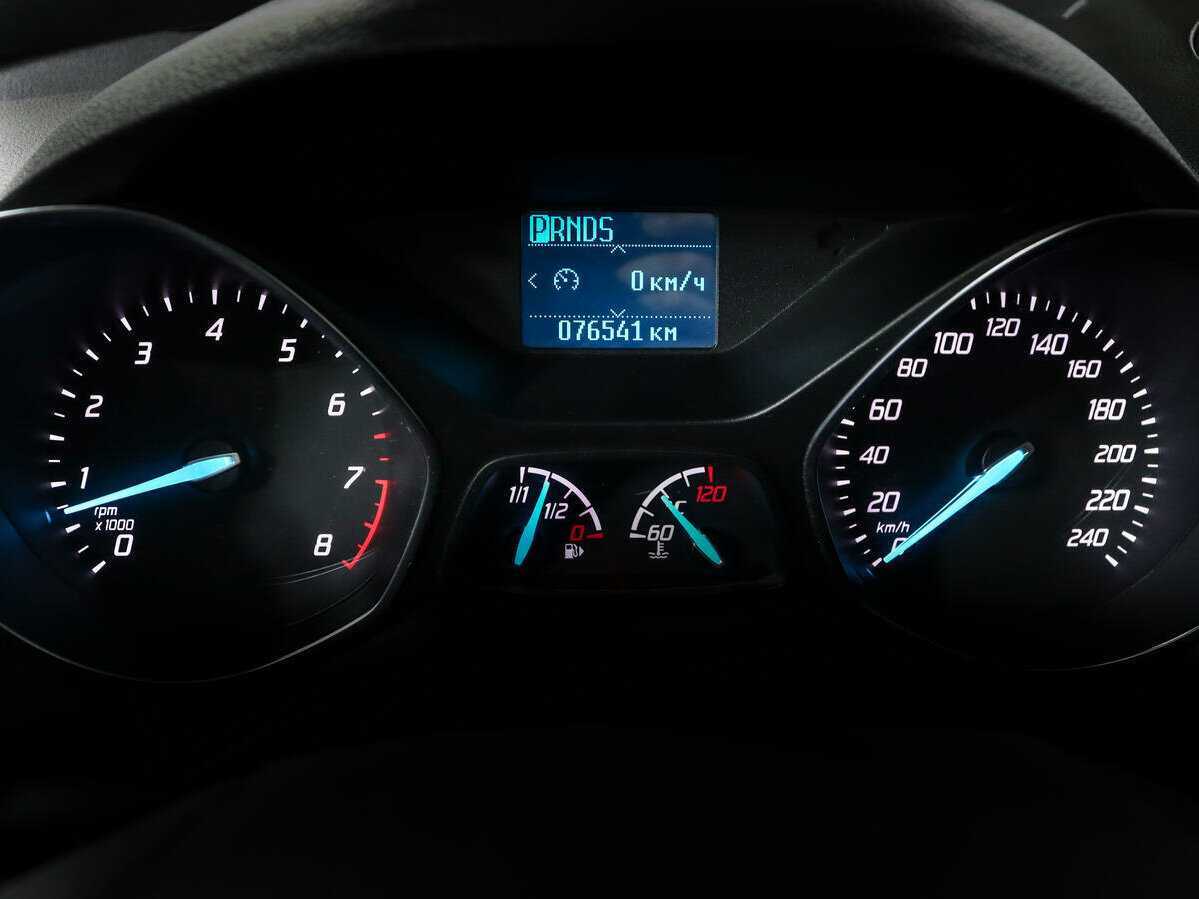 Ford Kuga с пробегом — 2015 год. Фото: #8