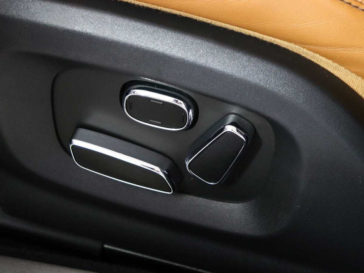 Jaguar XJ с пробегом — 2014 год. Фото: #22