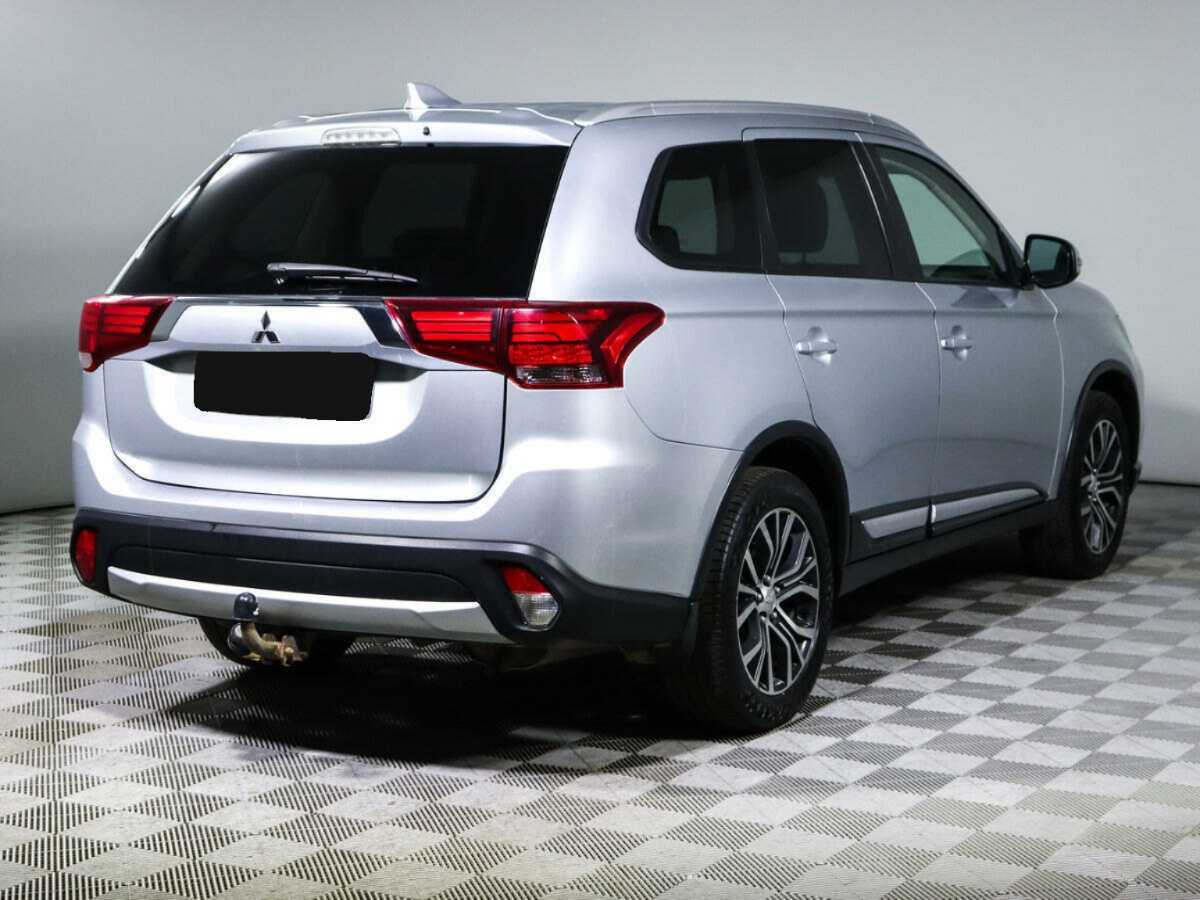 Mitsubishi Outlander с пробегом — 2017 год. Фото: #3