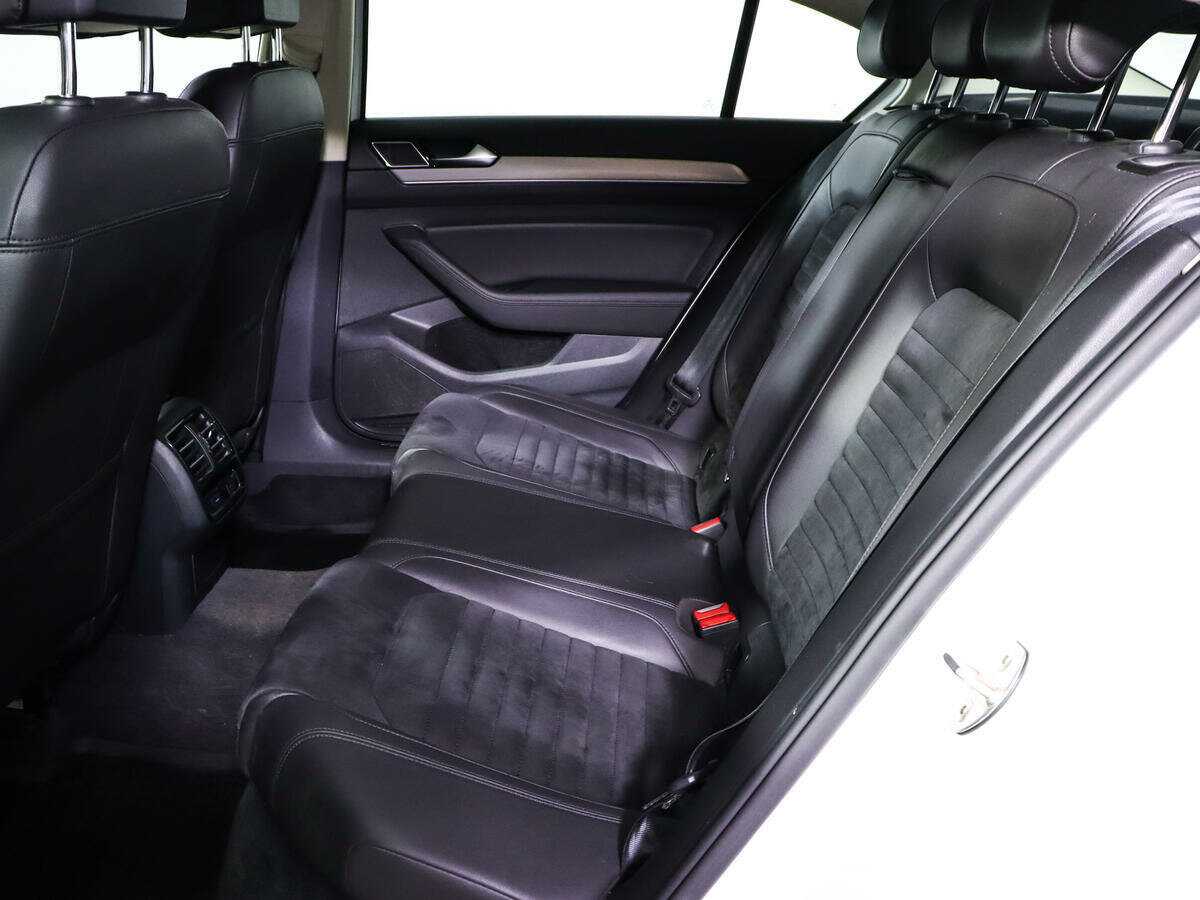 Volkswagen Passat с пробегом — 2016 год. Фото: #7