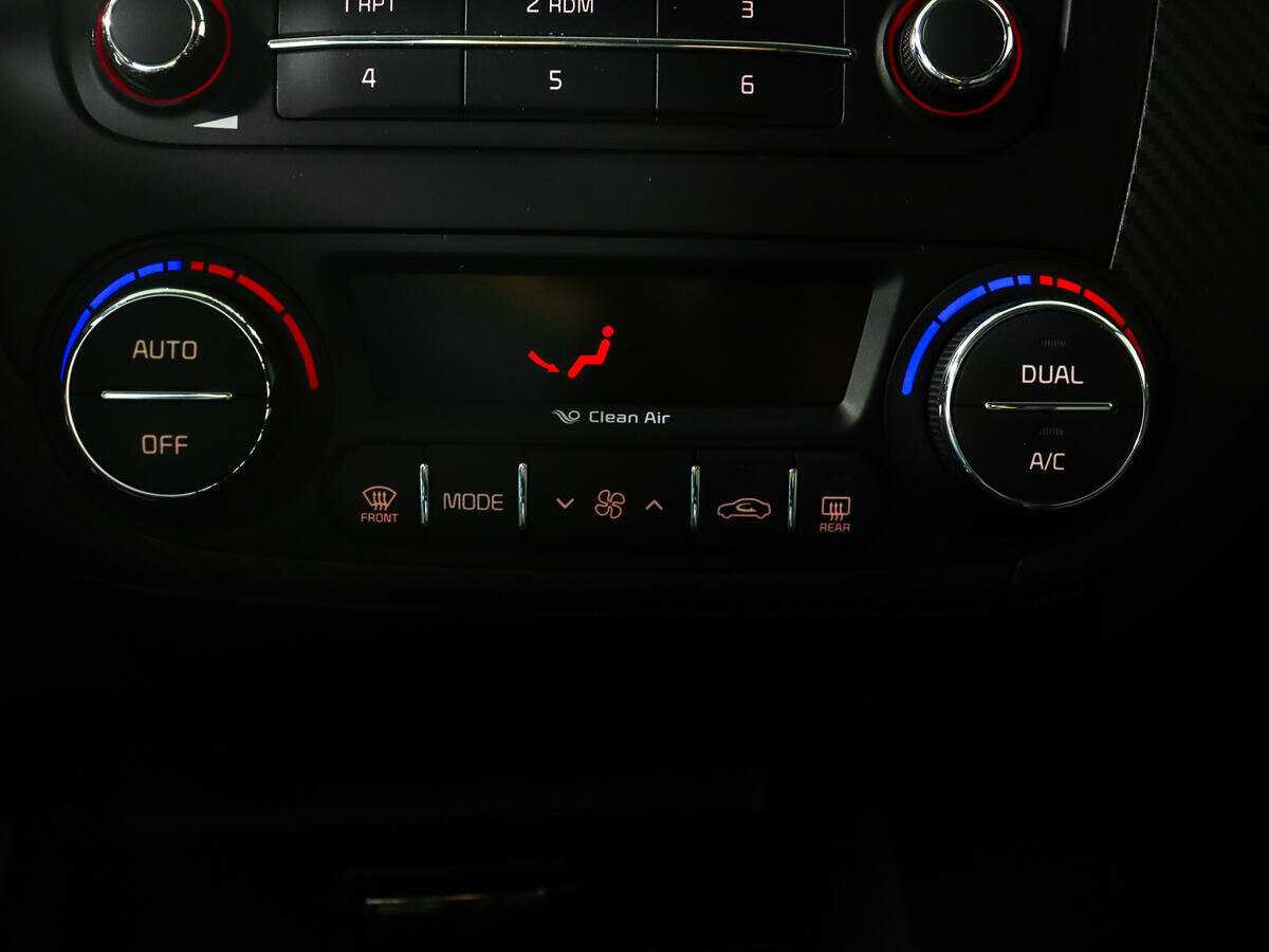 Kia Cerato с пробегом — 2015 год. Фото: #15