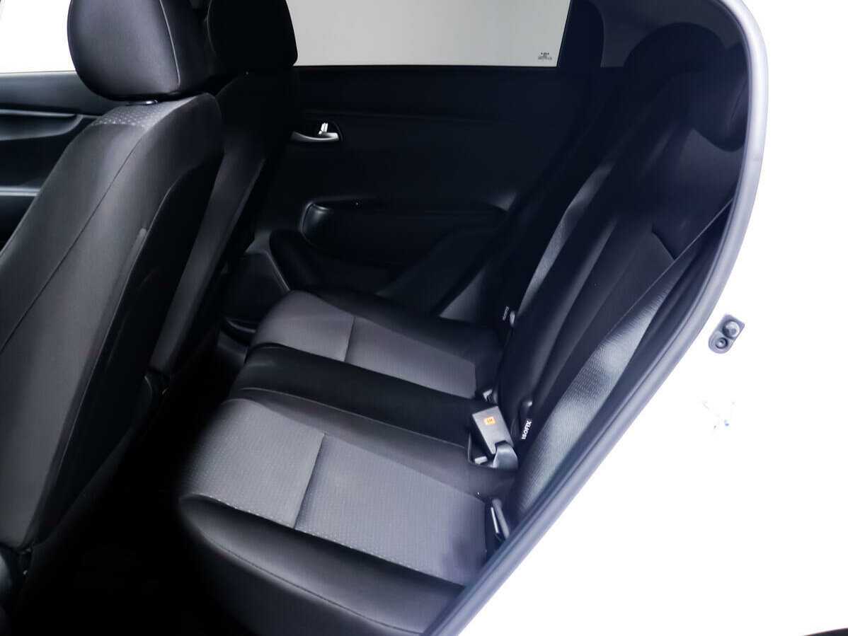 Kia Rio с пробегом — 2022 год. Фото: #9